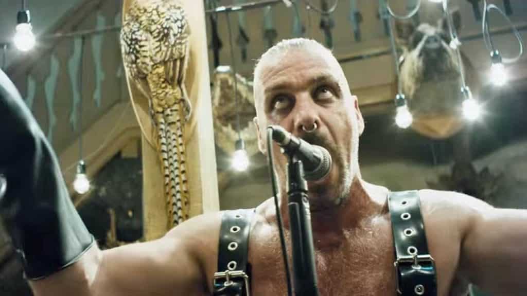 Смысл клипа и песни Fish On - Lindemann