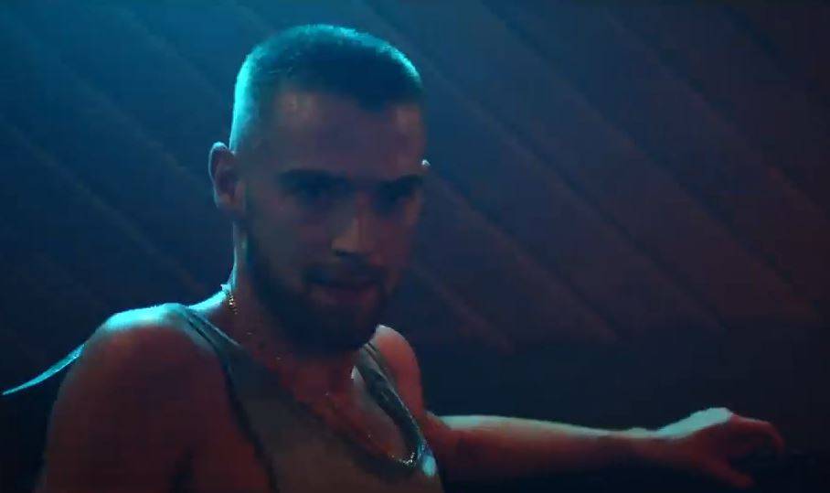 Кто снимался в эпатажном клипе «Regard ride it»