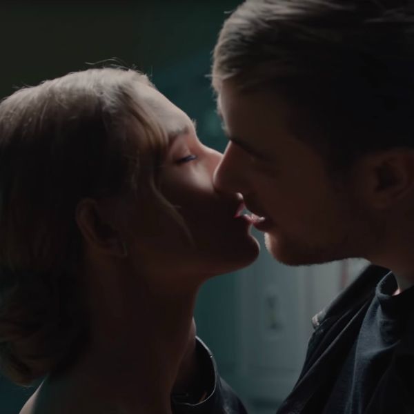 Кто снимался в комедийном клипе «Love Is»
