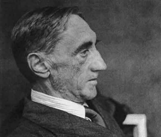 Иван Сергеевич Шмелёв, - писатель, эмигрант, представлял консервативно – христианское направление в литературе. Годы жизни 1873 – 1950. Шмелёв был настолько известен, что даже номинировался на Нобелевскую премию по литературе в 1931 и 1932 годах.  Однако, у себя родине, в Советской России, а впоследствии в Советском Союзе, считался антисоветчиком, порочащим существующий строй и политику правящей партии. Наиболее известные произведения И. С. Шмелёва – романы «Богомолье» и «Лето Господне». В них он описал быт и нравы патриархальной дореволюционной России. В среде эмиграции его произведения имели очень высокую популярность.  Самые первые сочинения автор начал публиковать, будучи школьником, а затем студентом. В журнале «Русское обозрение» в 1895 году появилась его первая зарисовка «У мельницы».  Автобиографическим произведением является «Как я стал писателем». Вышло оно из-под пера автора также в 1895 году. В рассказе повествуется о первых творческих шагах будущего писателя.  КРАТКОЕ СОДЕРЖАНИЕ РАССКАЗА «КАК Я СТАЛ ПИСАТЕЛЕМ».  И. С. Шмелёв в детстве был типичным ребенком – гуманитарием. Сам о себе он рассказывает, что писателем, собственно, он был всегда, с самого рождения. Богатая фантазия, умение придавать любому предмету быта человеческие черты, разговаривать с вещами, как с живыми существами, - все это отличало мальчика от других детей. Автор вспоминает, как нянька ругала его за постоянную болтовню и бесконечные придумки.  В гимназии однокашники прозвали Ивана «римским оратором» за его умение красочно рассказывать истории. А за бесконечные разговоры на занятиях мальчика неоднократно наказывали, но даже взыскания не могли его остановить.  Этот период своей жизни автор назвал «дописьменным веком» его писательства.  Письменный же этап творчества И. С. Шмелёва начался в третьем классе. Увлечения романами Жюля Верна сослужили юному литератору дурную службу. В начальной школе будущий писатель имел смелость сочинить историю в стихах о путешествии его преподавателей на Луну на воздушном шаре. Поэмой зачитывалась вся школа, но такая фантазия пришлась не по душе инспектору. За первое свое письменное сочинение Шмелев понес очень суровое наказание.  Дальнейшие творения юноши были столь неправдоподобны, что за излишнюю фантастичность одного из сочинений он получает «кол» и остается на повторное обучение в одном из средних классов. Именно этот момент становится одним из поворотных в его биографии. Дело в том, что, оставшись на второй год, писатель знакомится с новым учителем – словесником, который не ограничивает его фантазию и ставит за все его ранние опусы только «пятерки с жирными крестами». Такое отношение наставника к его работам вдохновляет Шмелёва на новые и новые сочинения.  Момент же появления у писателя идеи первого, впоследствии опубликованного рассказа, автор описывает очень красочно. Совершая прогулку по осеннему лесу, восхищаясь русской природой, он вдруг почувствовал прилив необычайного вдохновения. Впечатления от заросшего пруда, старой мельницы, омута, воспоминания Пушкинской «Русалки» подтолкнули его к написанию житейской драмы. Зарисовка получила название «У мельницы».  Робость и сомнения в собственной одаренности долго не давали литератору возможности принять решение о публикации его детища. Далее автор повествует о том, как его выбор совершенно случайно выпал на журнал «Русское обозрение». В издательство Шмелев отправился прямо из школы. Был он тогда обычным восьмиклассником. Интересно описано знакомство с издателем. Первая радость от прочтения собственного произведения на страницах журнала пришла к писателю уже на следующем жизненном этапе - этапе студенчества.  Став первокурсником, И. С. Шмелёв совершает первые шаги на поприще профессионального писательского творчества.