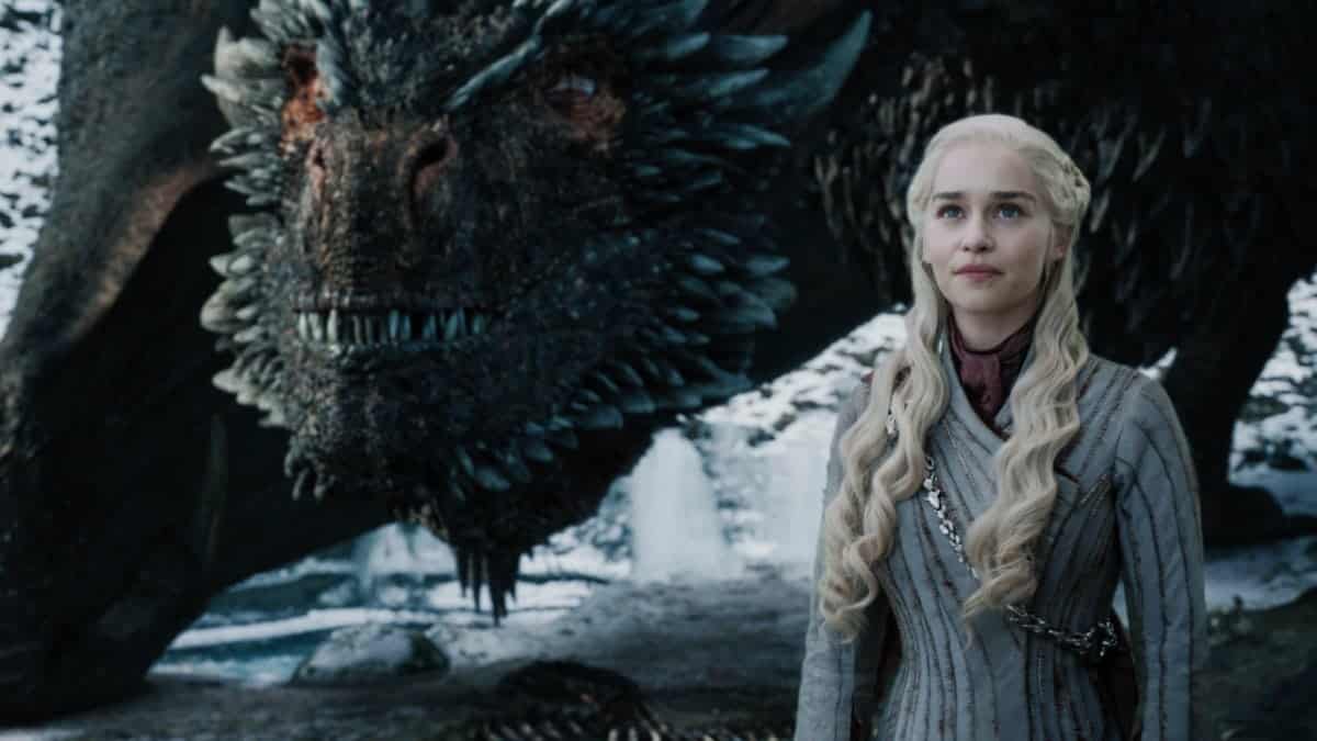 Как называется сериал про драконов и блондинку?