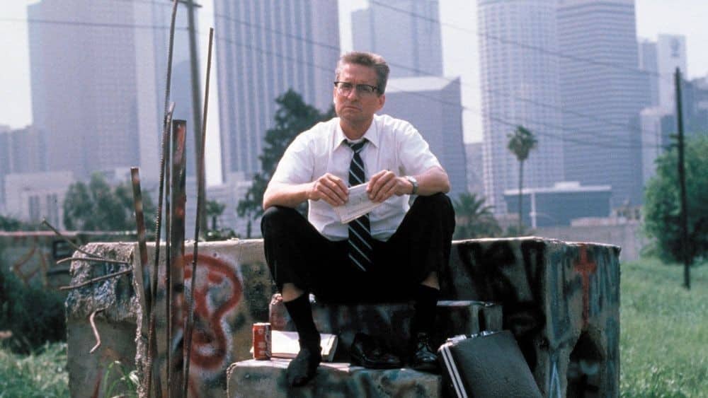 Смысл песни "Falling Down"?