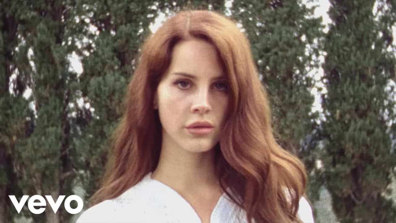 В чем смысл песни Ланы Дель Рей "Summertime sadness"?